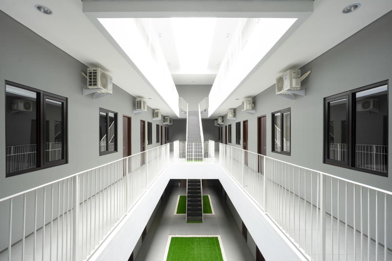 Reddoorz Plus Near Jiexpo Kemayoran Jakarta Bagian luar foto